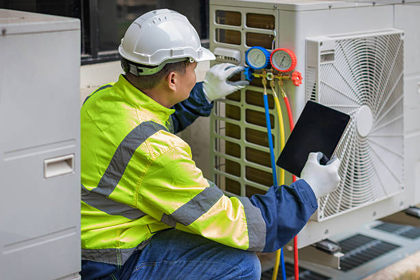 Professional Hvac technician working in Silverdale, PA